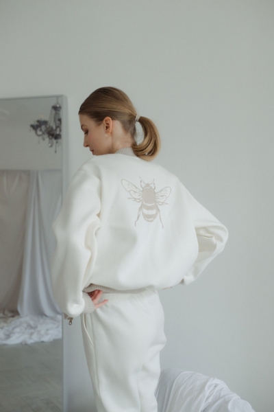 Bomber jaka ar kameni